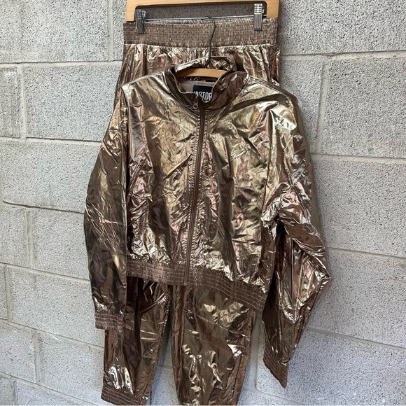 New Victoria Sport Metallic Active Set - Picture 2 of 13